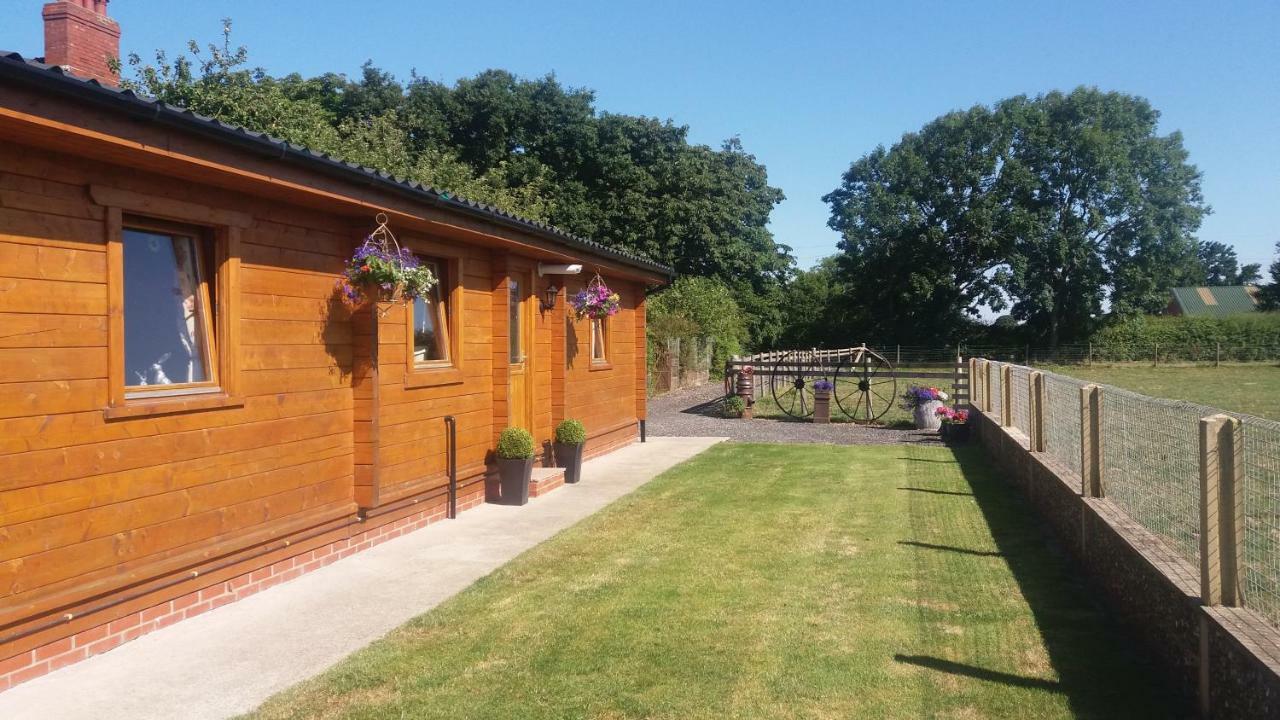 Chestnut Lodge Pilling Exterior photo